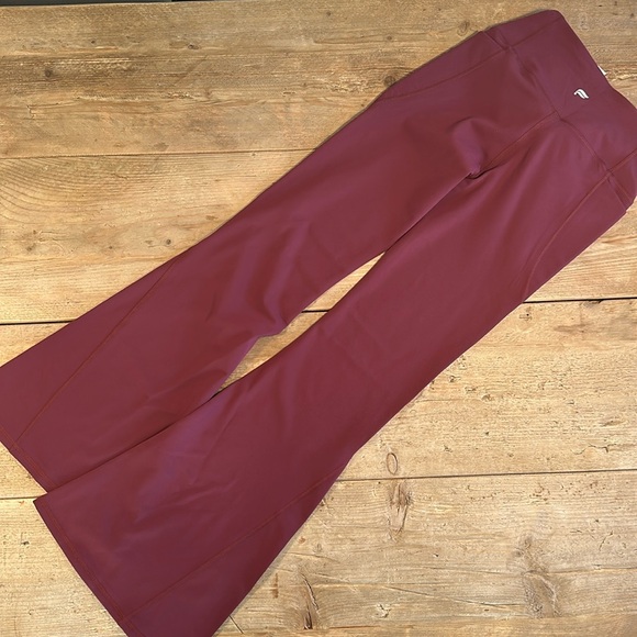 NWT- Fabletics HW Crossover Flare -MERLOT (32”) REGULAR INSEAM - Picture 5 of 12